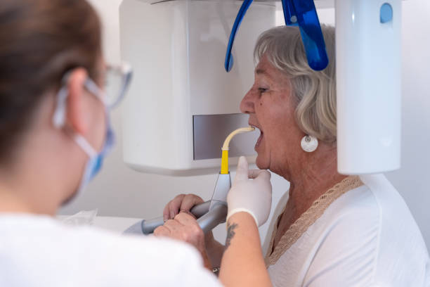 Best Emergency Tooth Extraction in Inglis, FL
